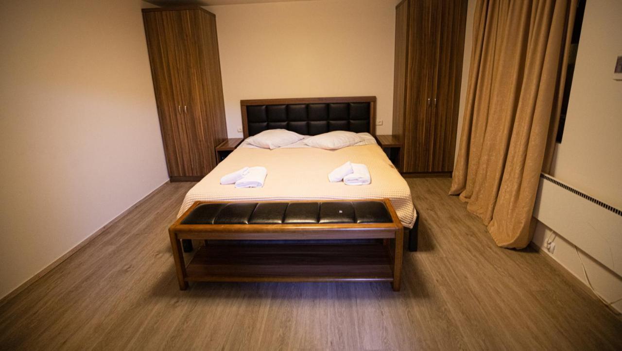 Cross Resort Hotel Erevan Exterior foto