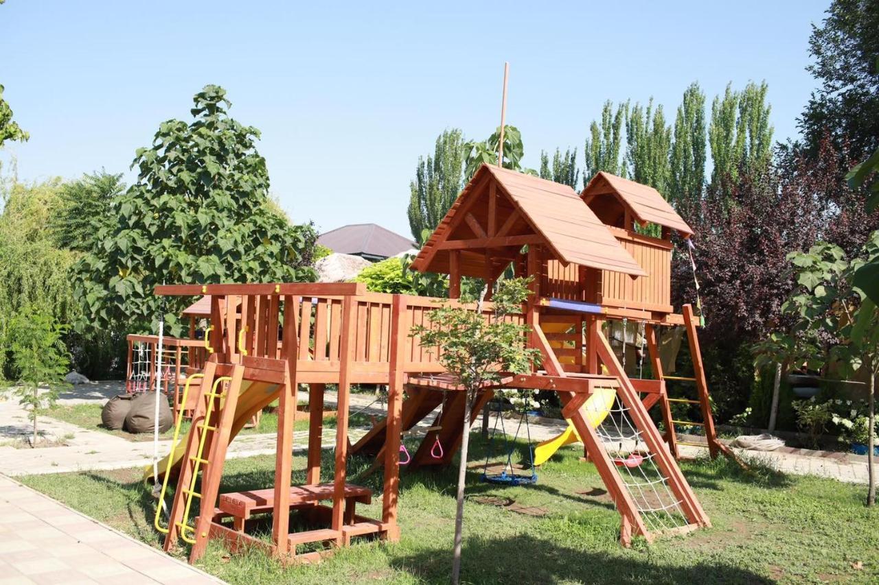 Cross Resort Hotel Erevan Exterior foto