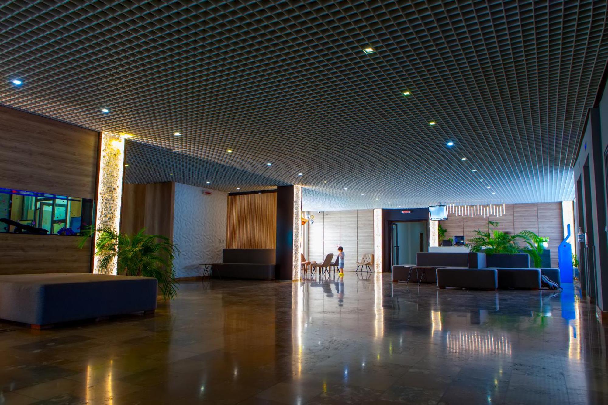 Cross Resort Hotel Erevan Exterior foto